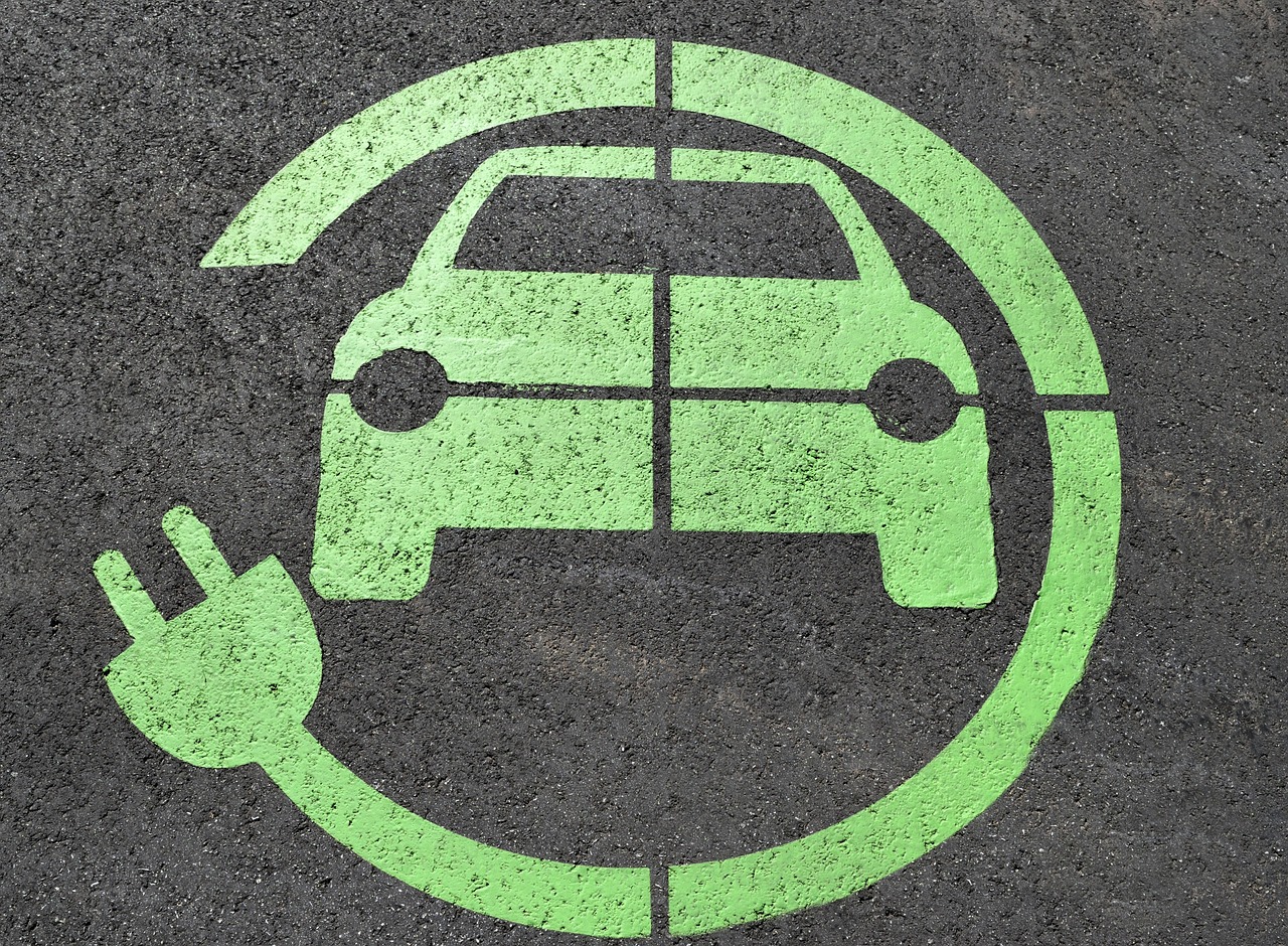 Electric vehicle (EV) charging station